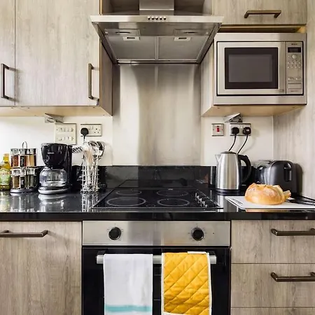 Wild Roses Serviced Apartments - Tower Bridge